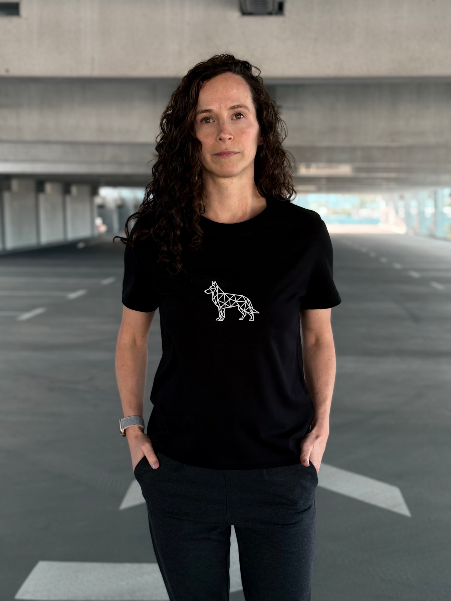 Ausgefallenes schwarzes T-Shirt | Statement Clothing | Deutscher Schäferhund groß