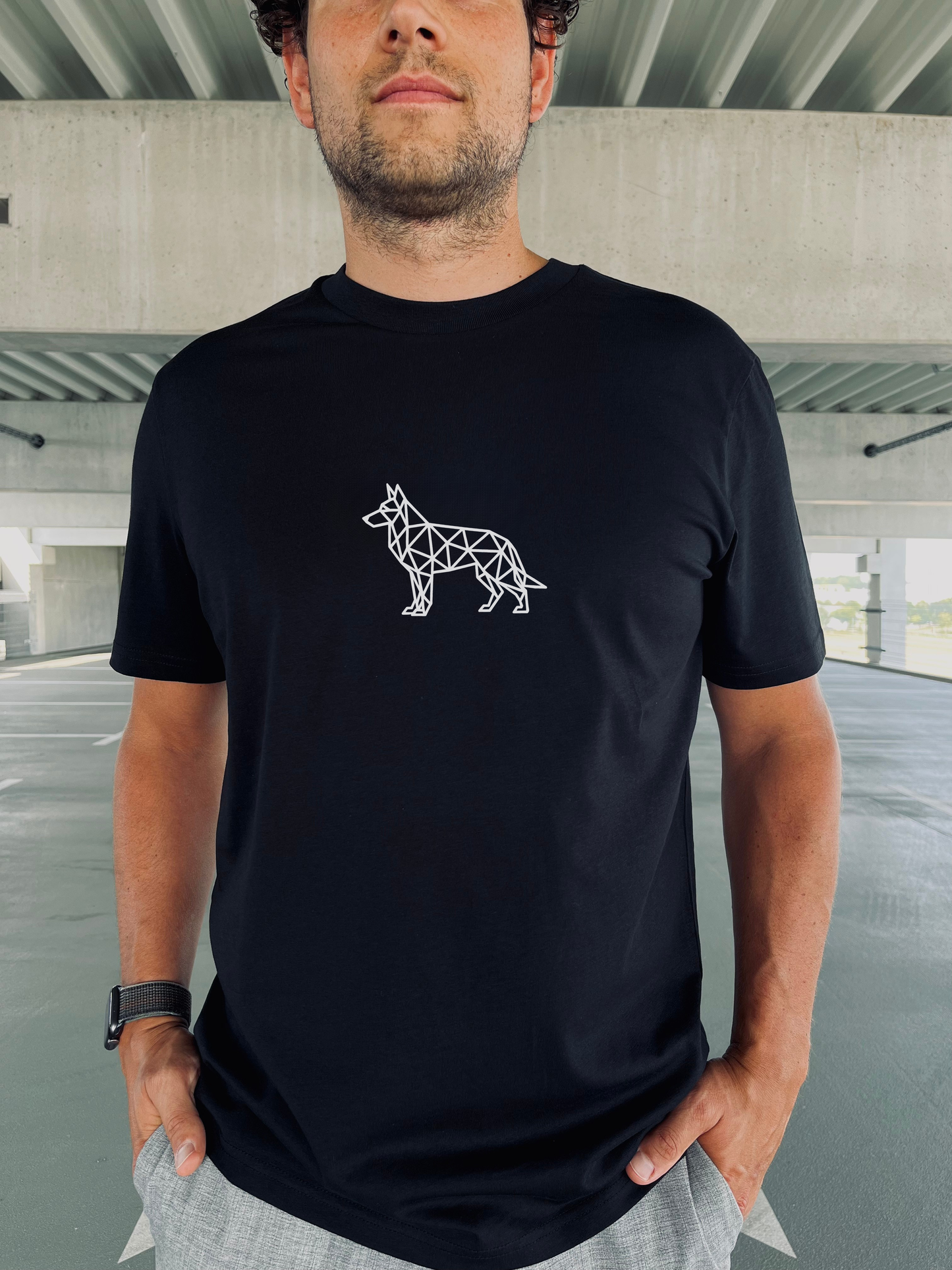 Ausgefallenes schwarzes T-Shirt | Statement Clothing | Deutscher Schäferhund groß