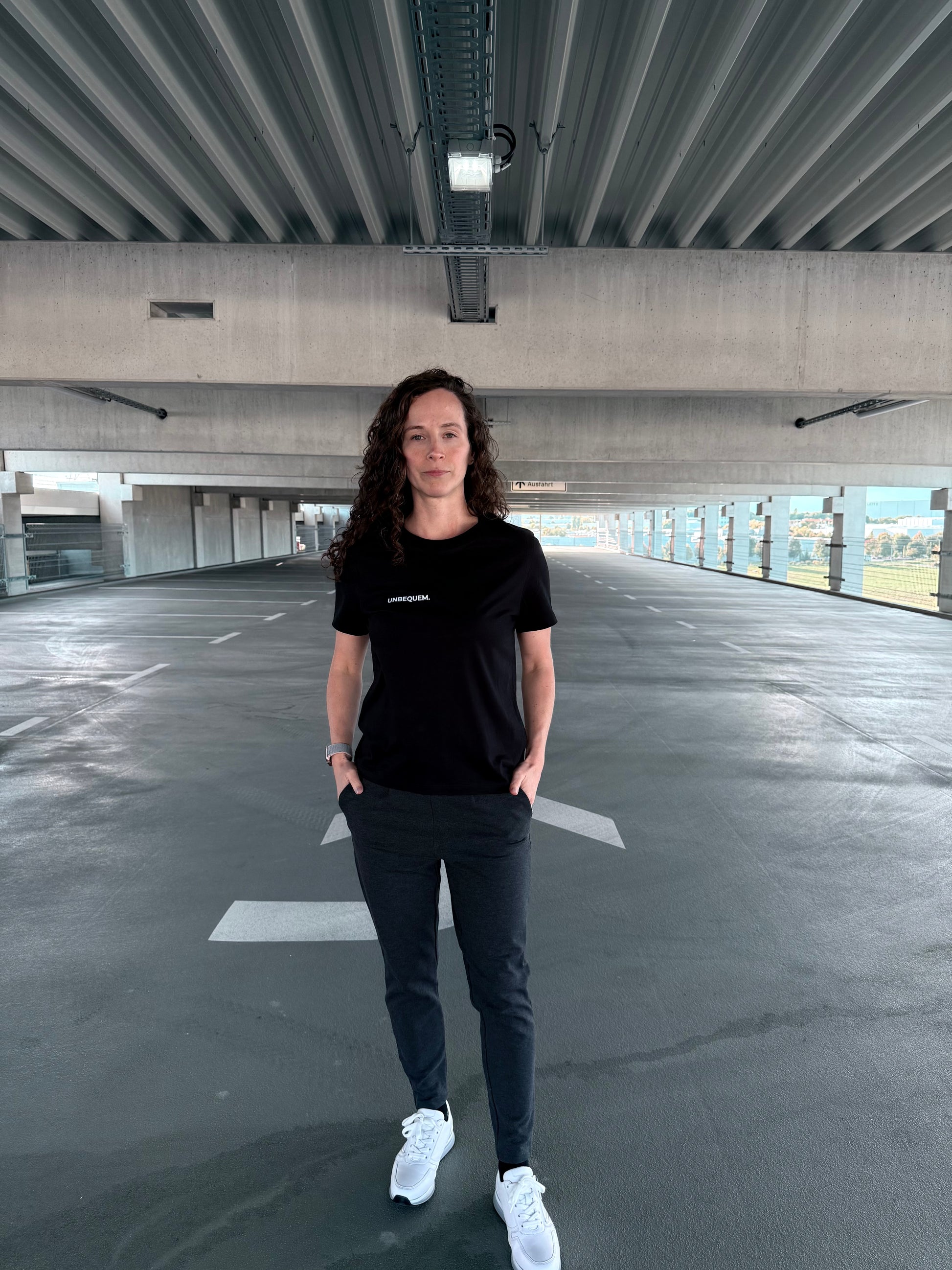 Ausgefallenes schwarzes T-Shirt | Statement Clothing | Unbequem