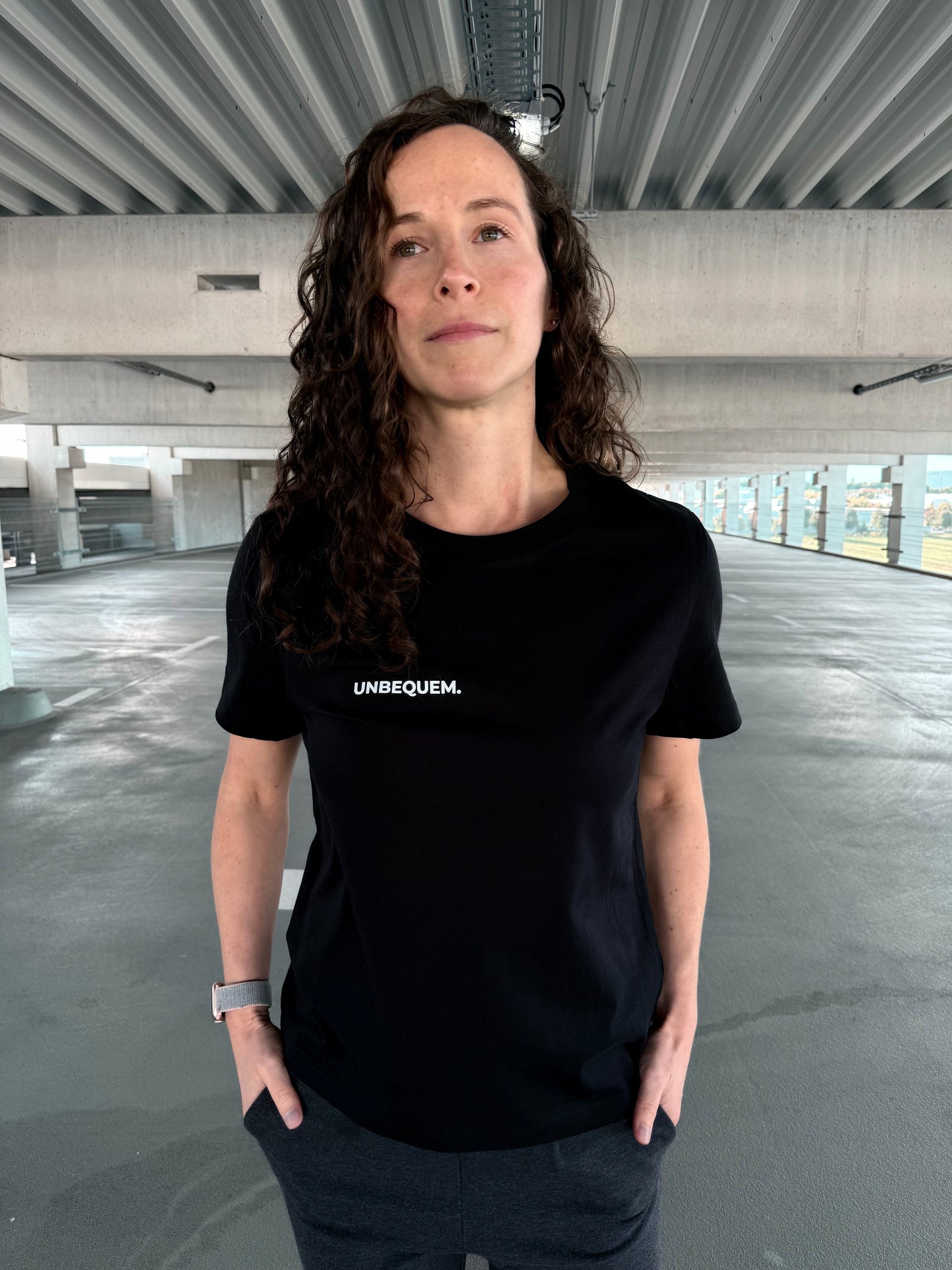 Ausgefallenes schwarzes T-Shirt | Statement Clothing | Unbequem