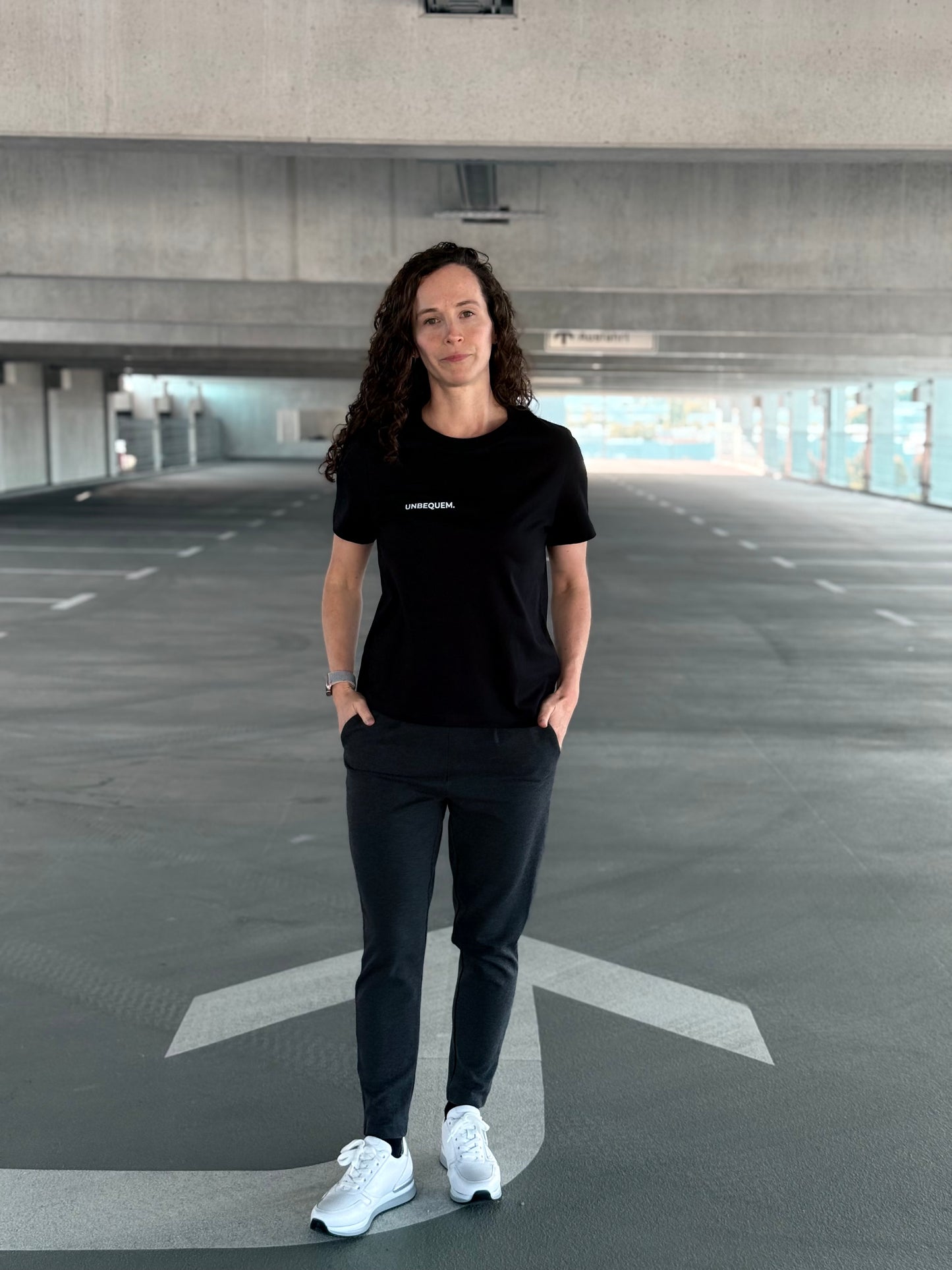 Ausgefallenes schwarzes T-Shirt | Statement Clothing | Unbequem