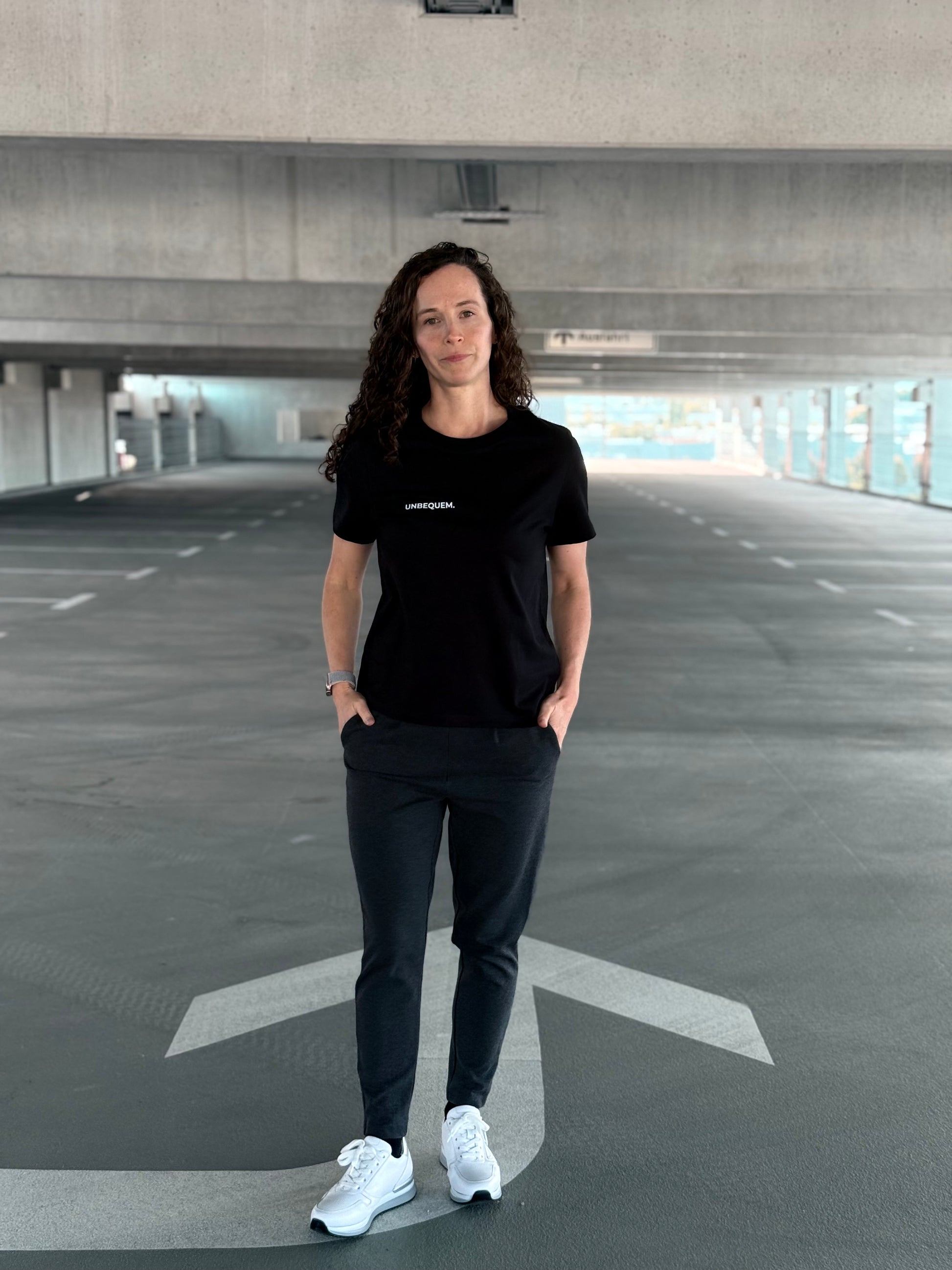 Ausgefallenes schwarzes T-Shirt | Statement Clothing | Unbequem