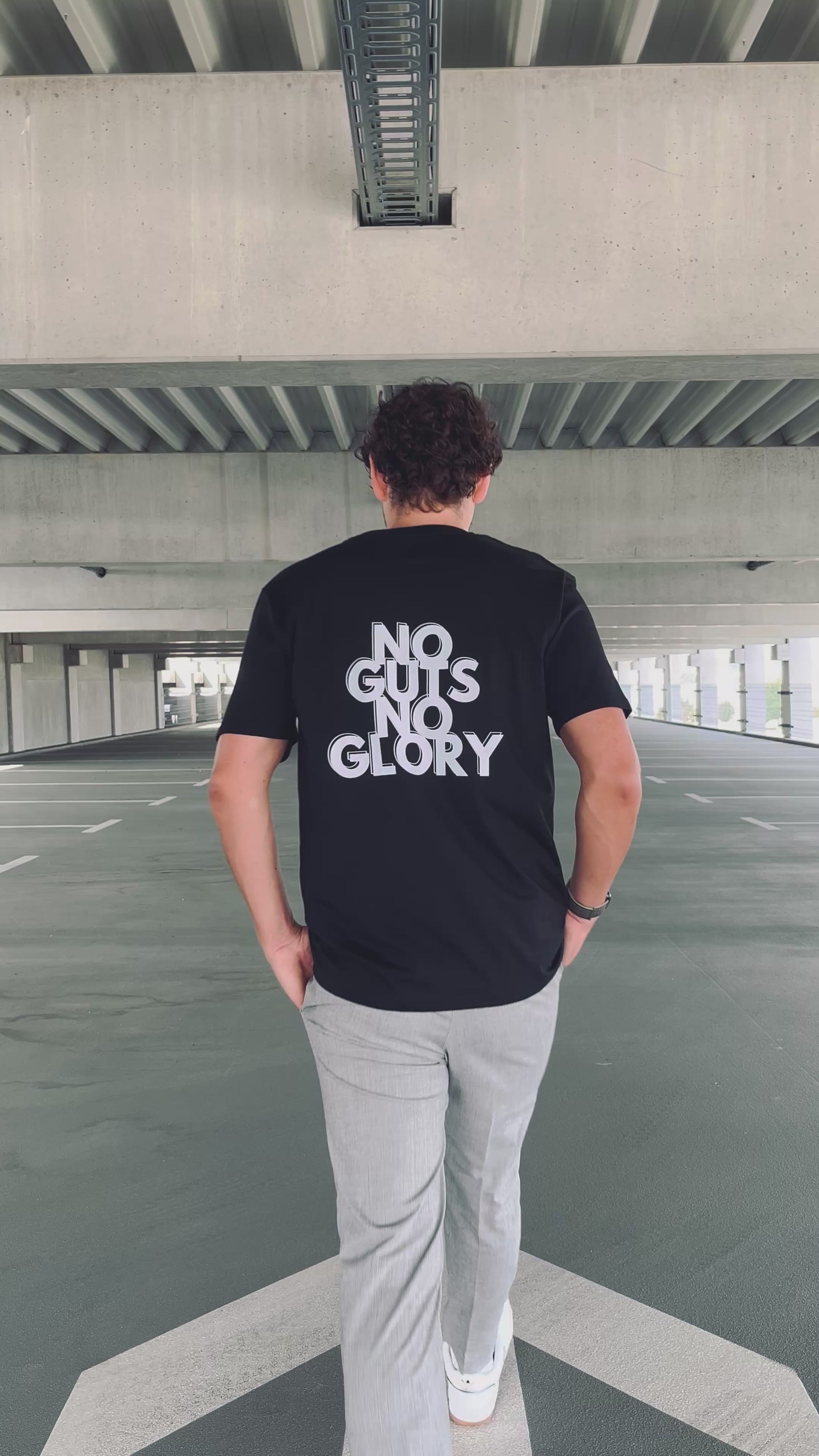 Ausgefallenes schwarzes T-Shirt | Statement Clothing | No guts no glory